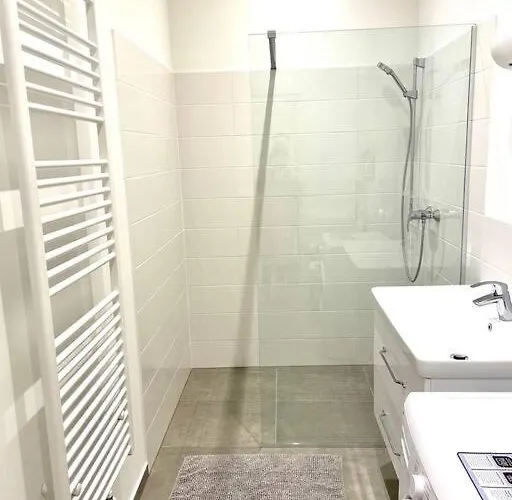 Brand New & Spacious In The Centre Appartement